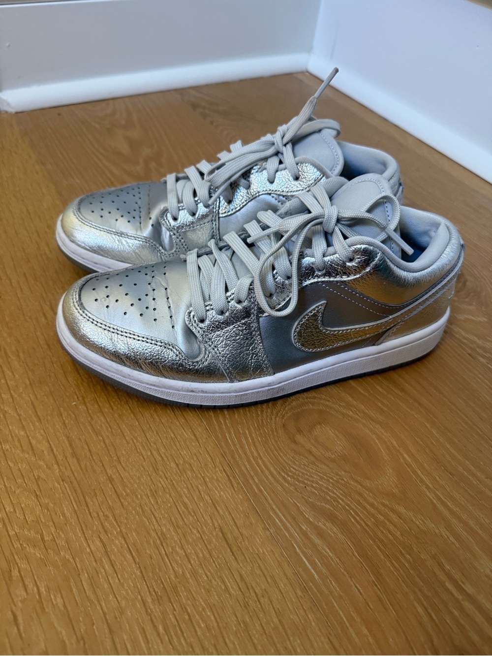 Nike Kids Metallic Silver Low-Top Sneakers
